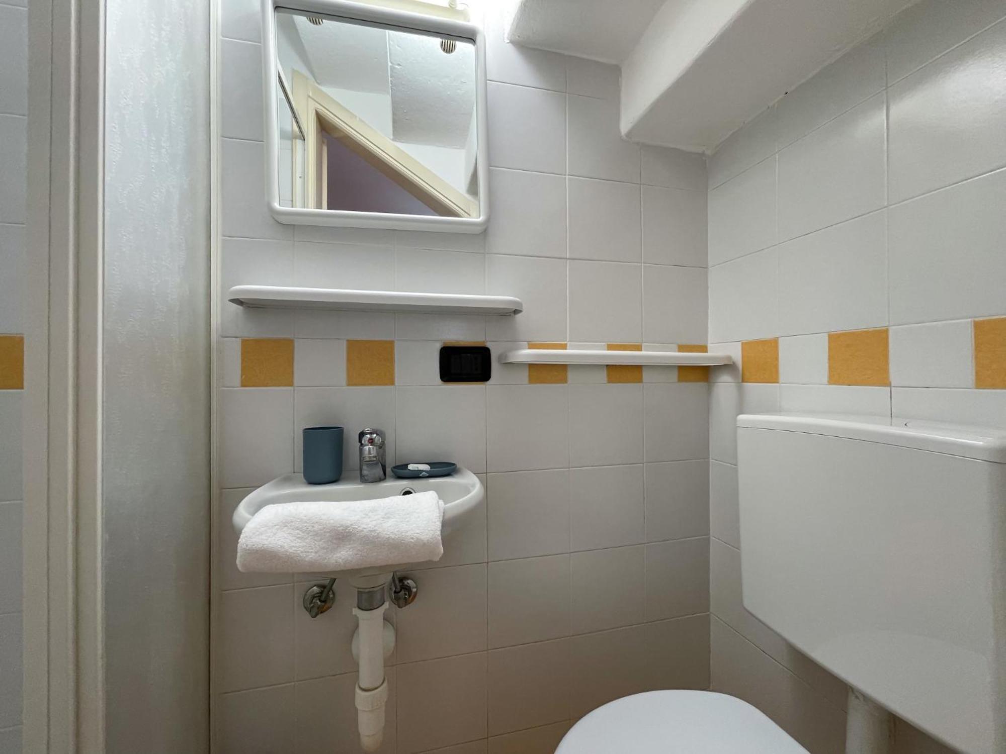 Roncati 7 Center Town Studio Apartments Bellagio Exterior photo