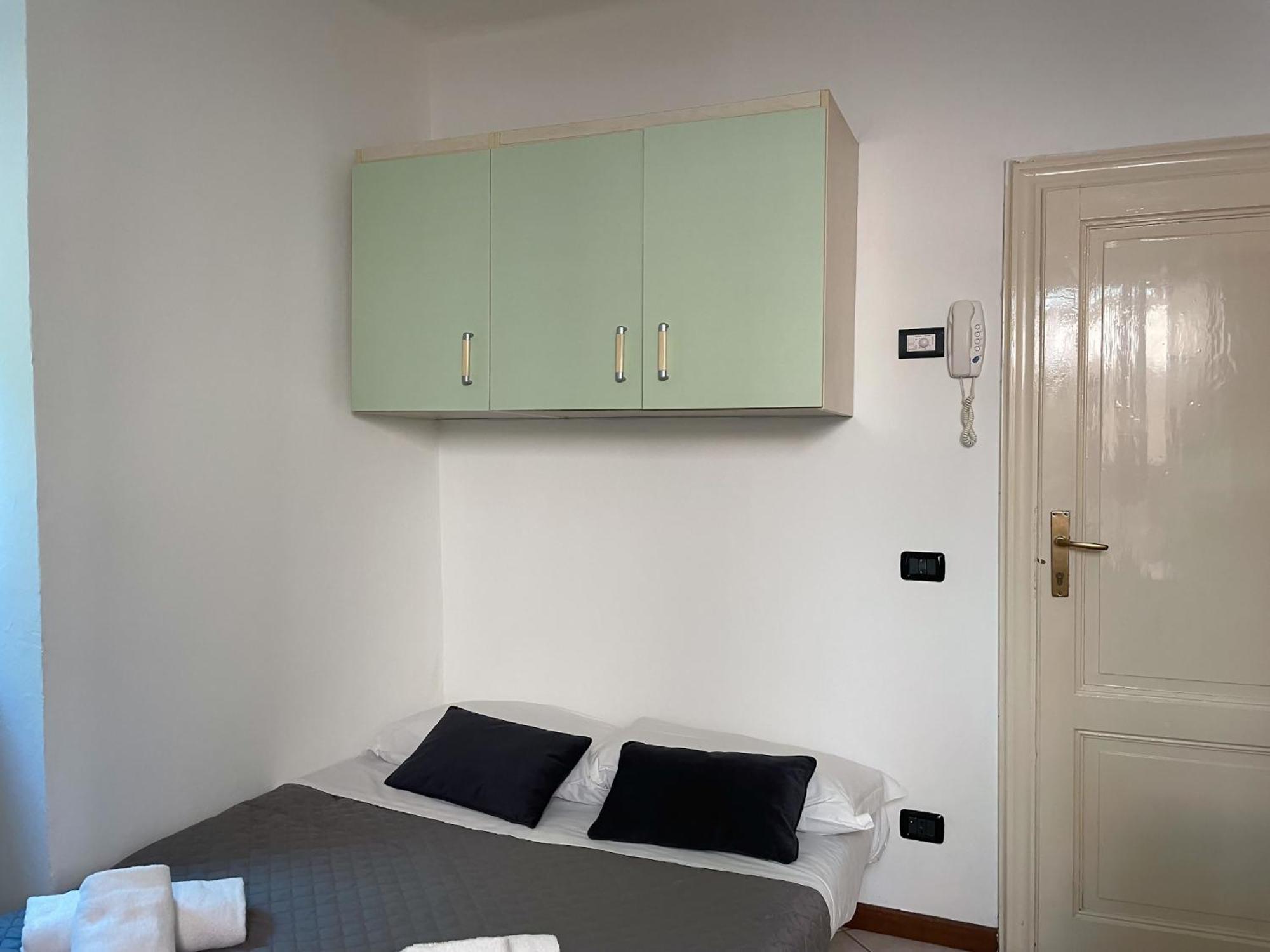 Roncati 7 Center Town Studio Apartments Bellagio Exterior photo