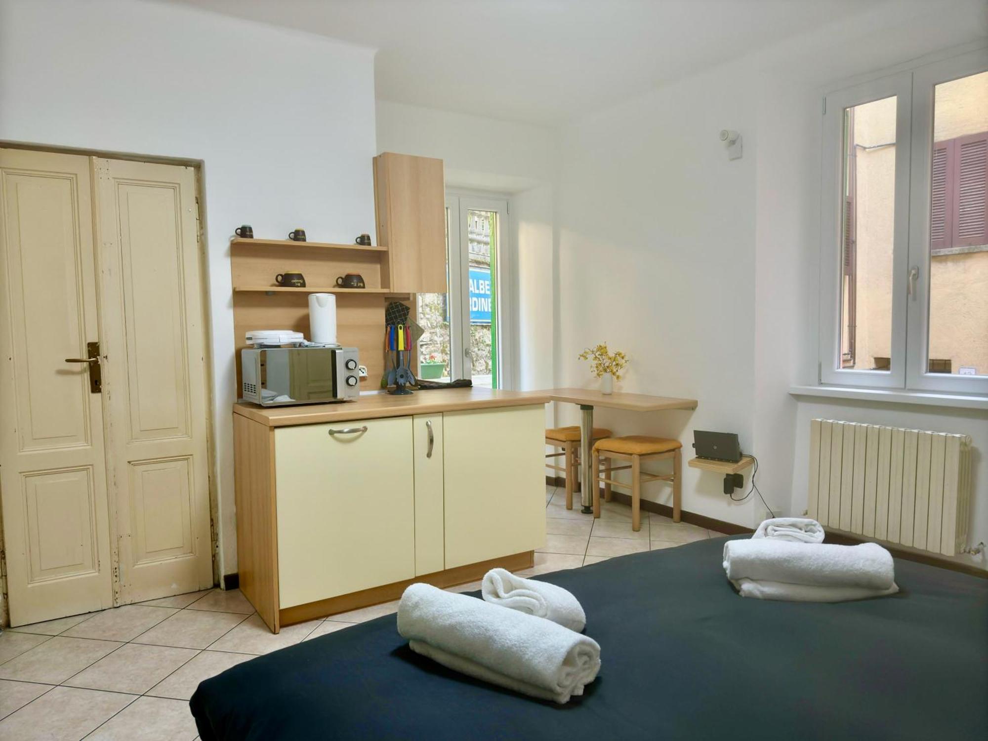 Roncati 7 Center Town Studio Apartments Bellagio Exterior photo