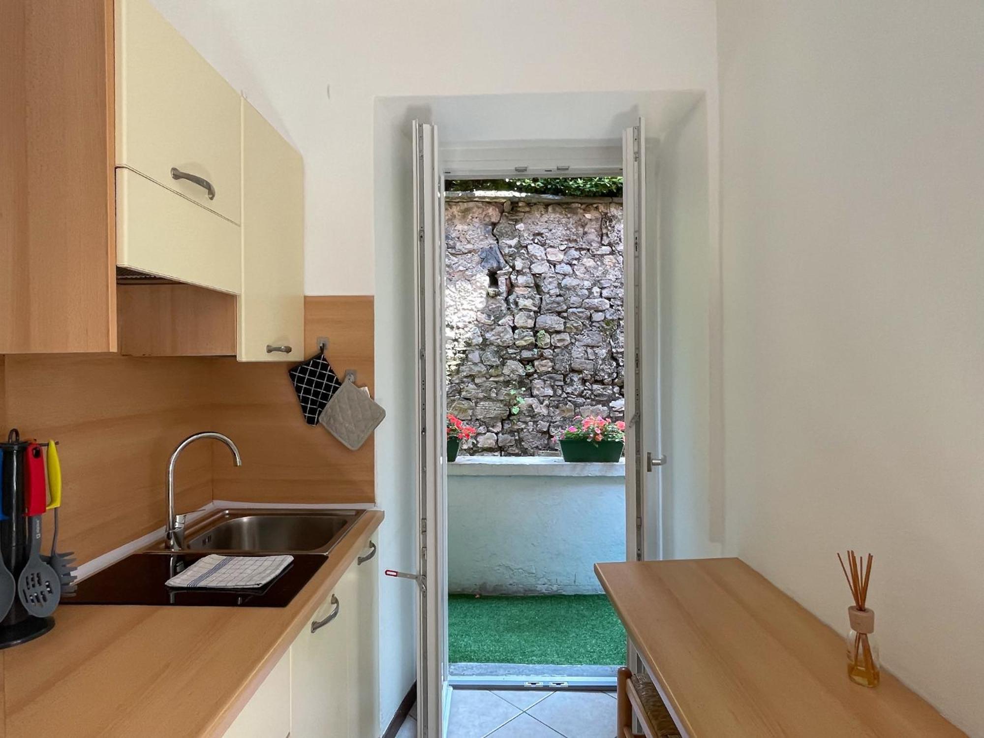 Roncati 7 Center Town Studio Apartments Bellagio Exterior photo